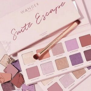 Wonder Suite Escape eyeshadow palette